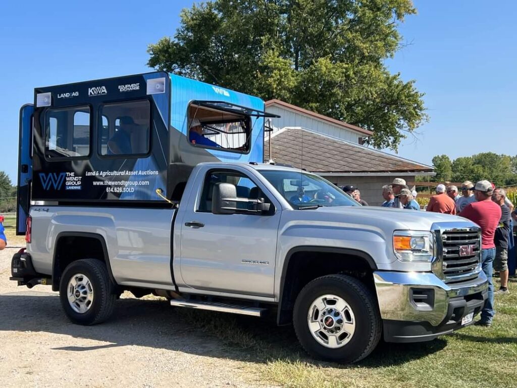 Auction Topper / Vehicle Wraps / Vehicle Graphics